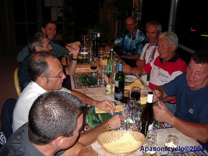 l'autre partie du groupe, toujours au restaurant