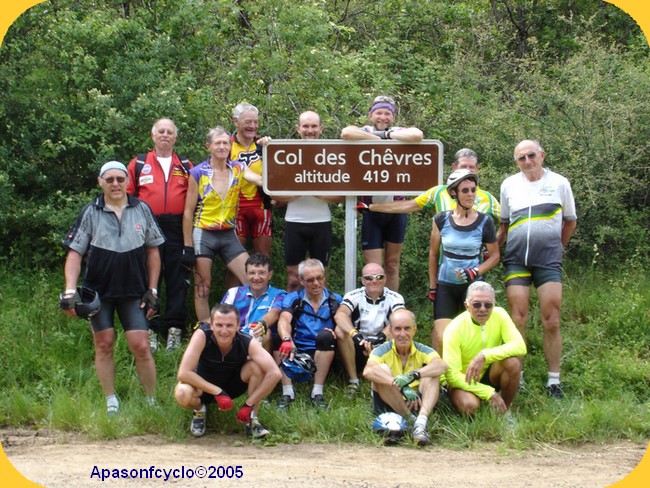Le groupe  ravi après avoir gravi la dernière difficulté de la semaine.