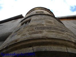 Typique de la région, l'escalier intérieur en forme de tourelle