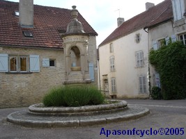 Fontaine à Flavigny sur Ozerain