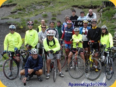 Le groupe au sommet du Col de Vars.