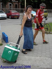 Josette fait rouler le pique-nique
